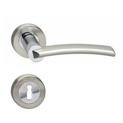 Deurkruk 1697 Sylvia op rond rozet 7mm nokken met sleutelgat plaatjes chroom/nikkel mat