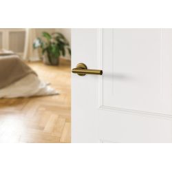 AXA Curve klik deurkruk Milan op rozet - aluminium/brons