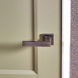 Intersteel deurkruk Q 05 op rozet verdekt 53x53x6mm -  PVD antraciet