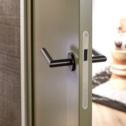 Intersteel deurkruk Q 01 op rozet verdekt ø52x6mm -  PVD zwart