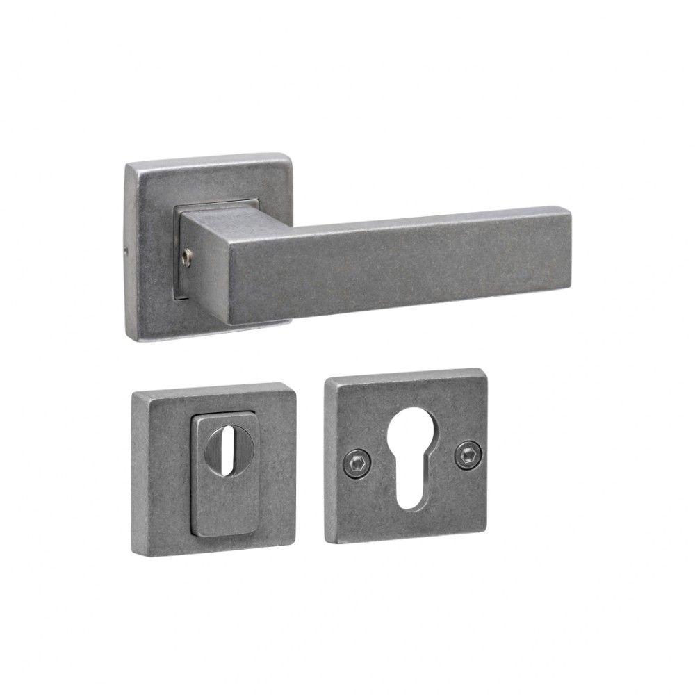 Intersteel achterdeurbeslag vierkant: deurkruk Amsterdam, massieve rozetten, SKG3 veiligheidsrozetten - PVD RVS getrommeld