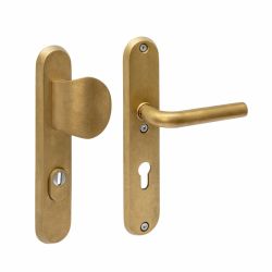 Intersteel SKG3 veiligheidsbeslag voordeur ovaal 250x50mm greep/kruk Luzern PC72 kerntrekbeveiliging - PVD messing getrommeld