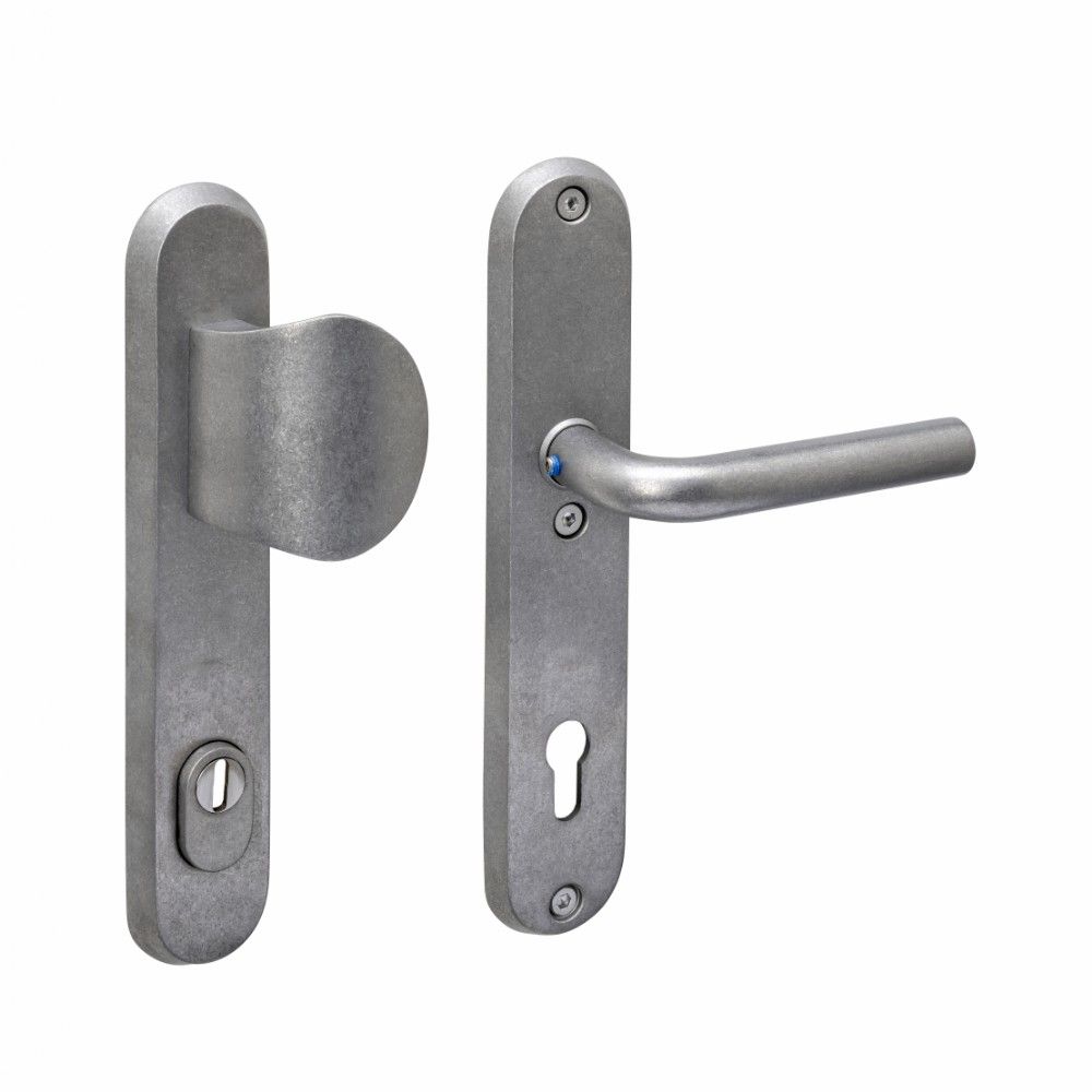 Intersteel SKG3 veiligheidsbeslag voordeur ovaal 250x50mm greep/kruk Luzern PC92 kerntrekbeveiliging - PVD messing getrommeld