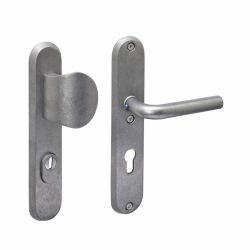 Intersteel SKG3 veiligheidsbeslag voordeur ovaal 250x50mm greep/kruk Luzern PC72 kerntrekbeveiliging - PVD messing getrommeld