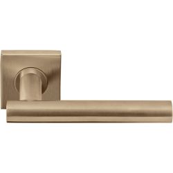 Deurkruk BASICS LB7-19BSQ geveerd op vierkant rozet - PVD licht brons