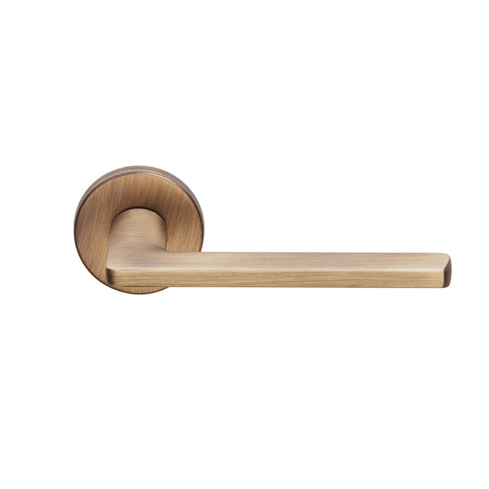 DND Luce P deurkruk op rond rozet - mat brons