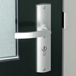 AXA Curve Plus veiligheidsbeslag voordeur gebogen schild S-knop/Blok-kruk PC55 met kerntrekbeveiliging SKG3 - aluminium