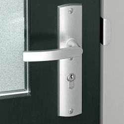 AXA Curve Plus veiligheidsbeslag voordeur gebogen schild Wing-knop/Blok-kruk PC55 met kerntrekbeveiliging SKG3 - aluminium