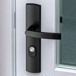 AXA Curve Plus veiligheidsbeslag achterdeur gebogen schild Blok-kruk PC55 met kerntrekbeveiliging SKG3 - aluminium/zwart