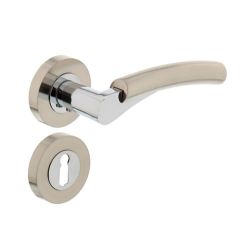 Deurkruk 1700 Bryan op rond rozet 7mm nokken met sleutelgat plaatjes chroom/nikkel mat