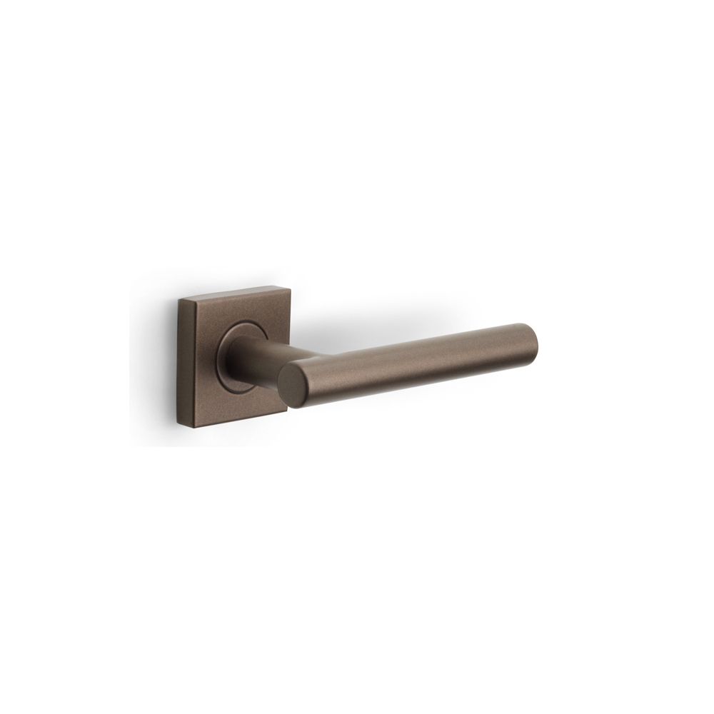 Formani Basics LB7-19BSQ deurkruk geveerd op vierkant rozet - brons