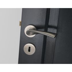 Deurkruk 1279 Vlinder op rond rozet staal met 7mm nok RVS 